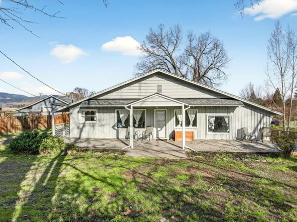 3418 S Stage Rd, Medford, OR 97501