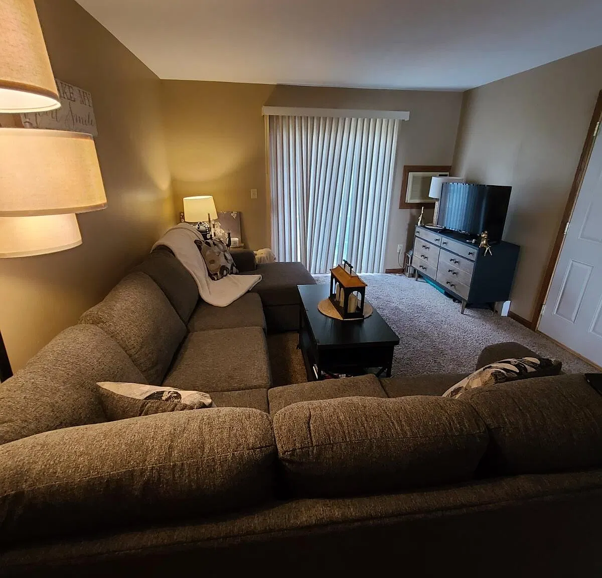 383 Clinton Ct — Photo 2