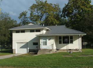 1016 Neosho St, Humboldt, KS 66748
