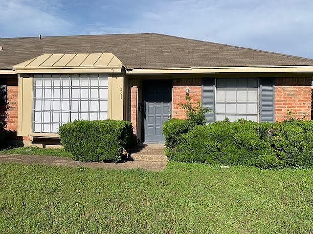 1st image of 801 Melrose Dr