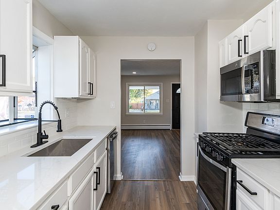 3rd image of 3133 Bulah Ave