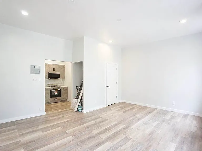160 W 130th St #3F — Photo 4