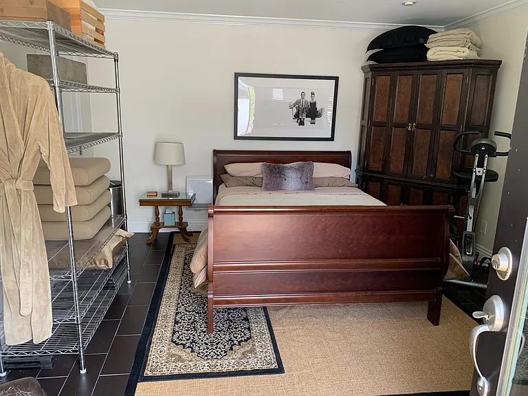 Guest house bedroom or office