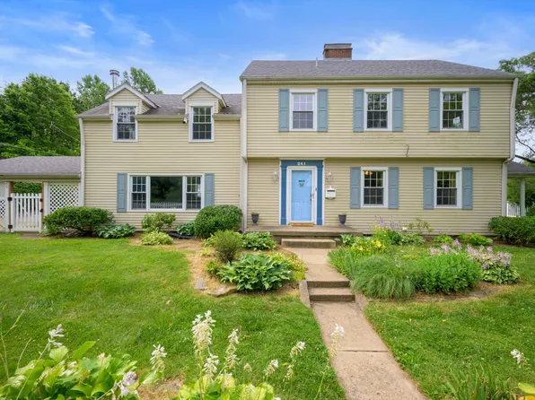 241 W 12th St, Rushville, IN 46173