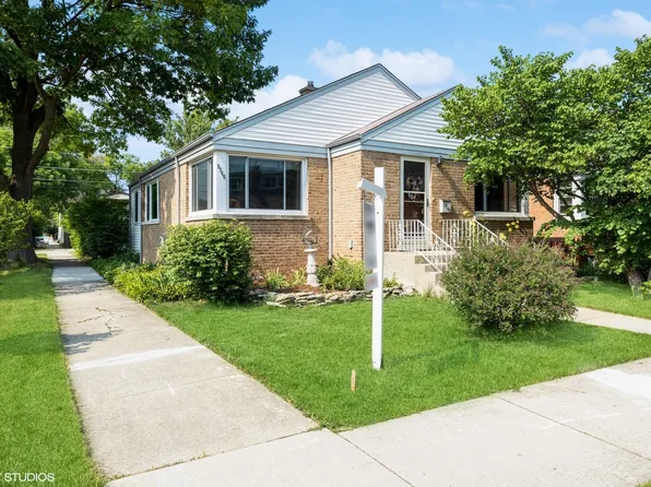 9346 Washington Ave, Brookfield, IL 60513