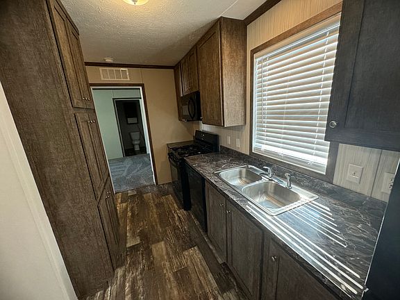 2nd image of 16 Pine Ave #16