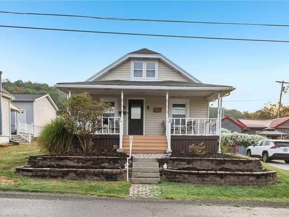 1370 Charlotte Ave, Rochester, PA 15074