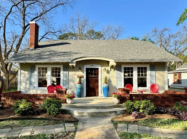 205 Elm Dr, Terrell, TX 75160