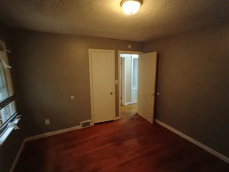 15421 Stout St — Photo 24