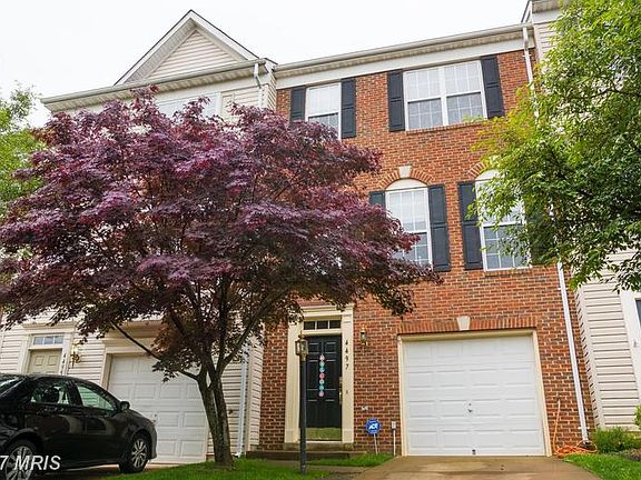 Features 1 car garage with paved driveway