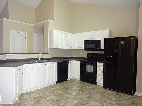 5th image of 53 Brockmore Dr