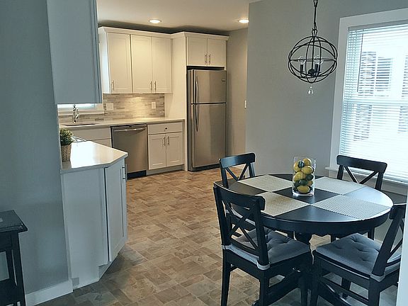 4th image of 275 Bungalow Ln