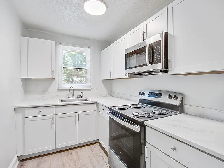 7221 Patricia Dr — Photo 17