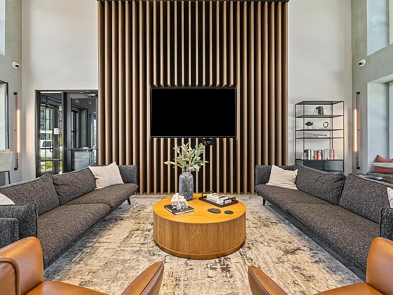 The Logan Luxury Apartments — Photo 35
