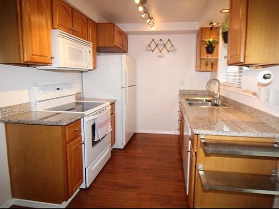 4th image of 3300 Kauffman Ave APT 18