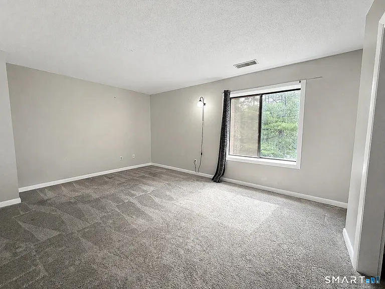 594 E Center St #H — Photo 11