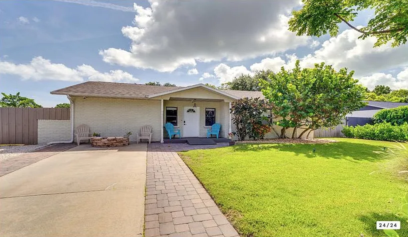 2 bed, 1.5 bath, 1005 sqft, $2,200 — Photo 3