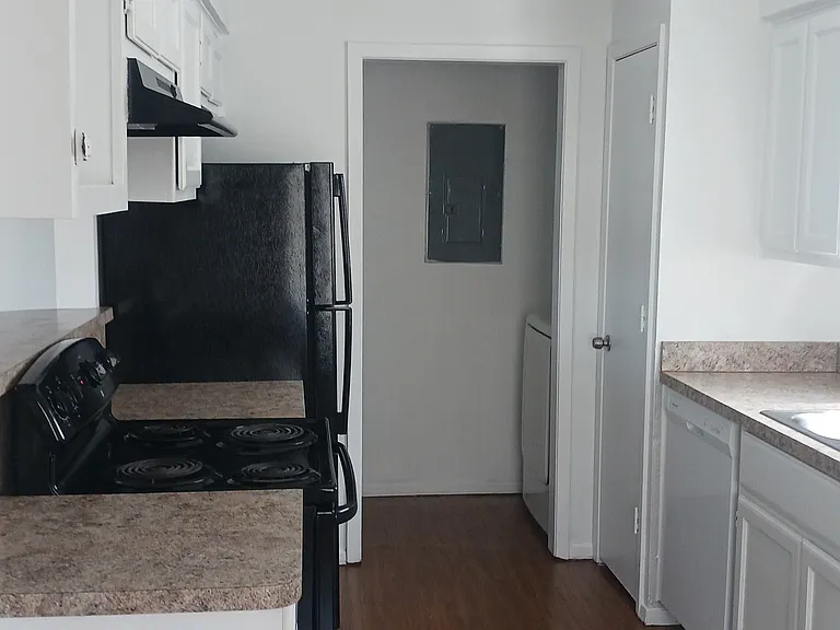 608 Race St — Photo 5
