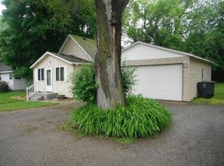 N3383 Apple Pl, Lake Geneva, WI 53147