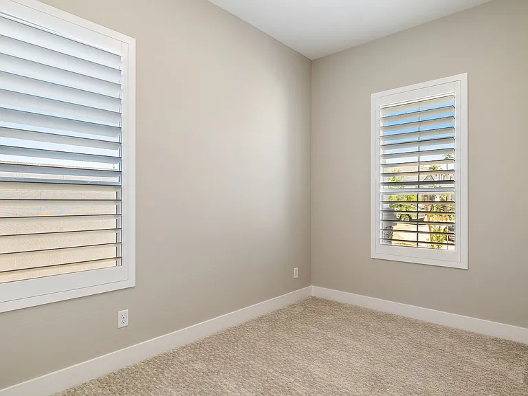 1725 E Questa Dr — Photo 43