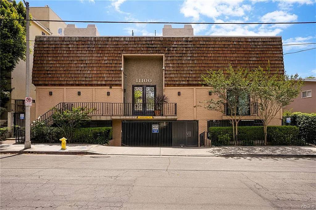 2 bed, 2.5 bath, 1232 sqft, $2,800 — Photo 1