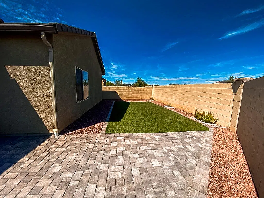 21470 E Freedom Dr — Photo 3