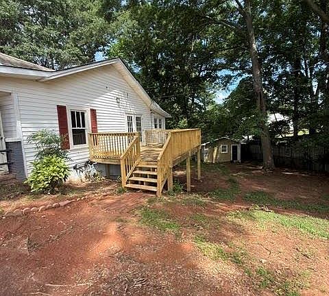 5th image of 920 Cardinal Dr