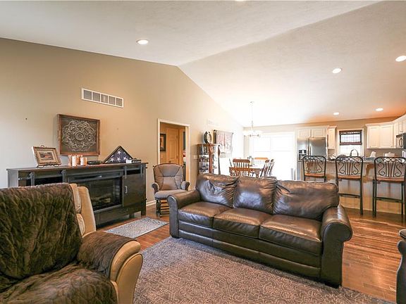 5th image of 1121 Orchard Bend Dr
