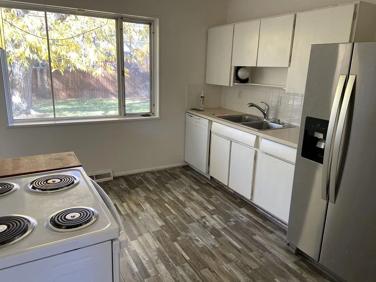 5 bed, 2500 sqft, $5,100 — Photo 4