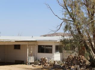 955 Golden Slipper Ln, Landers, CA 92285