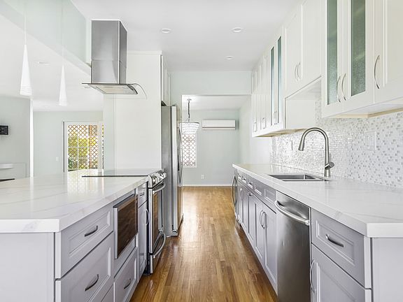 2nd image of 1020 19th St APT 5