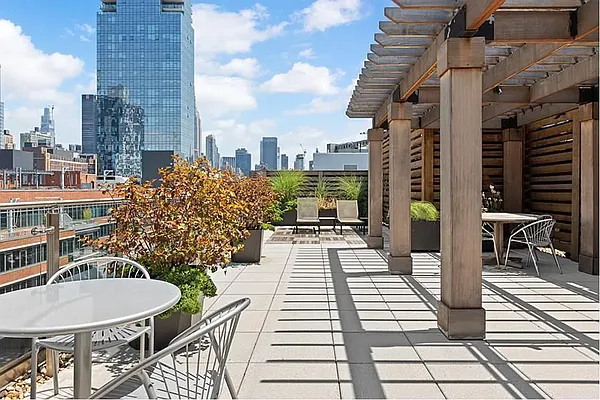 Rented by Compass | media 18