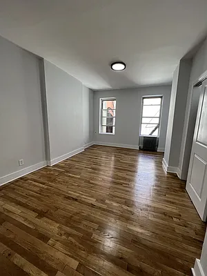 Rented by Five Town Global Realty | media 28