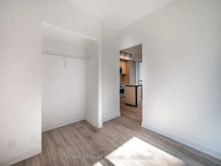 108 Peter St #518 — Photo 16