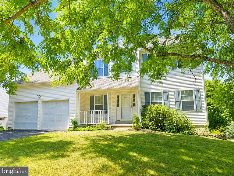 4037 Runnymead Dr — Photo 2