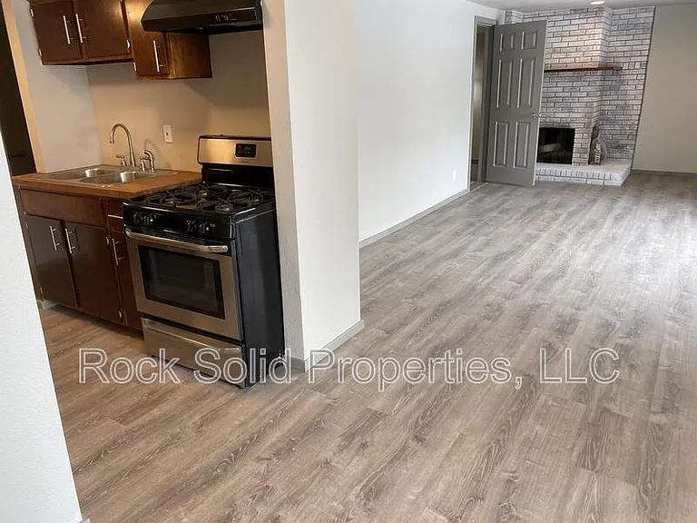 4703 E 17th St #2 — Photo 5