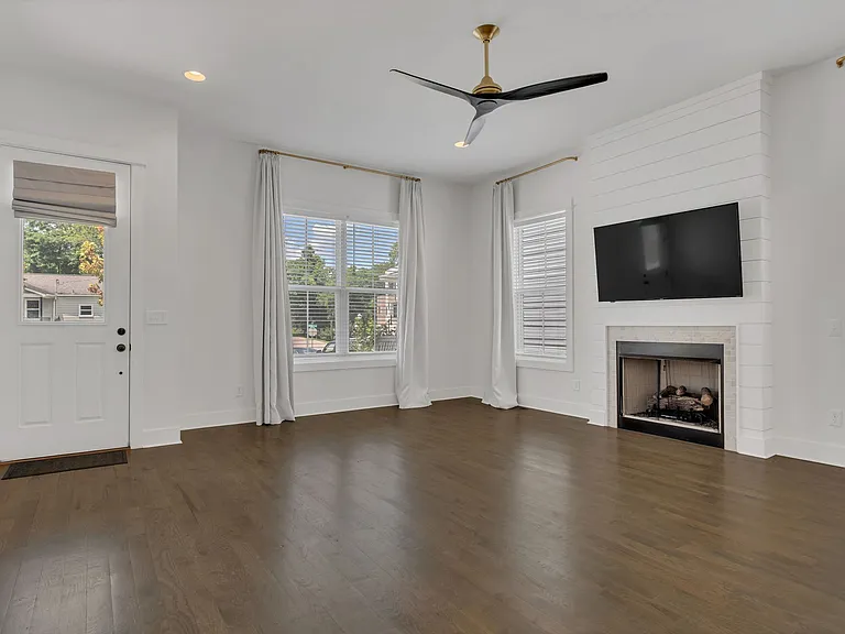Gas fireplace.