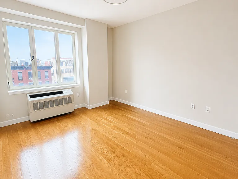 278 6th St #4B — Photo 3