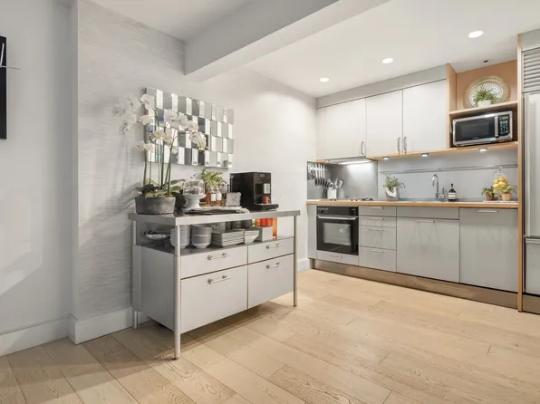 80 Chambers Street image 4 of 13