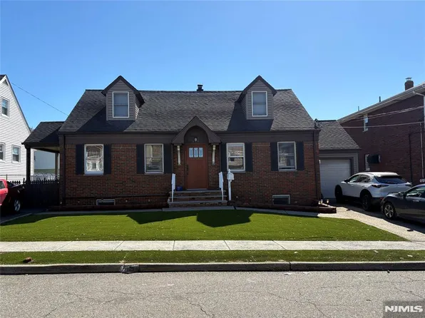 739 Garden St, Carlstadt, NJ 07072
