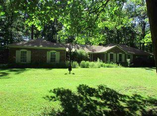 3615 McComb Rd, Huntertown, IN 46748