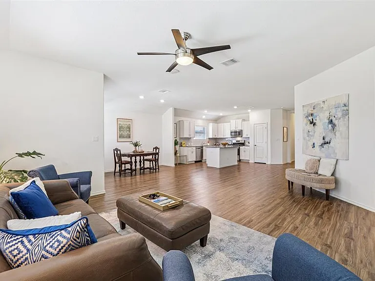 138 George Kimble Cv — Photo 7