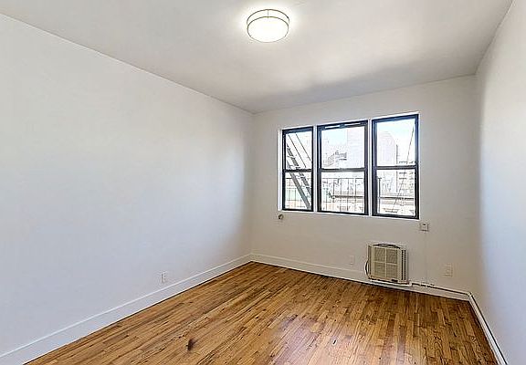 4th image of 624 E 11th St #3AB