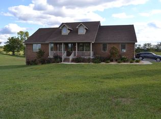 2577 Peggy Flats Rd, Paint Lick, KY 40461