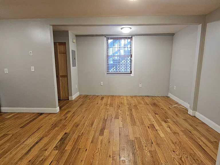 28 E Grand Ave #B1 — Photo 7