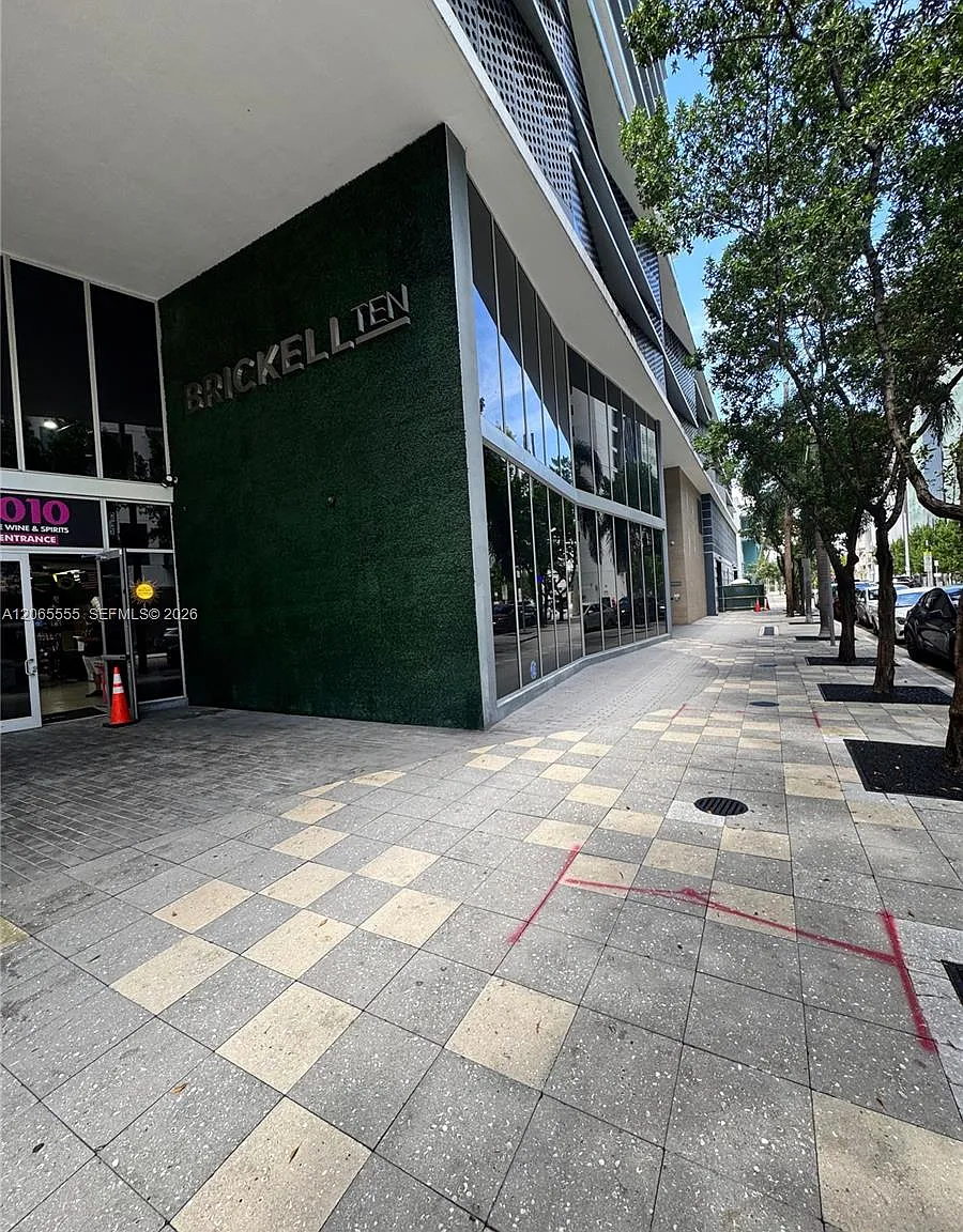 Brickell Ten Condo — Photo 1