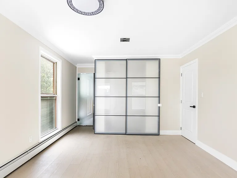 25 Adrienne Ln — Photo 12