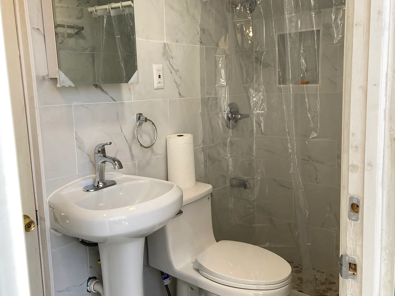 3 bed, $2,800 — Photo 2