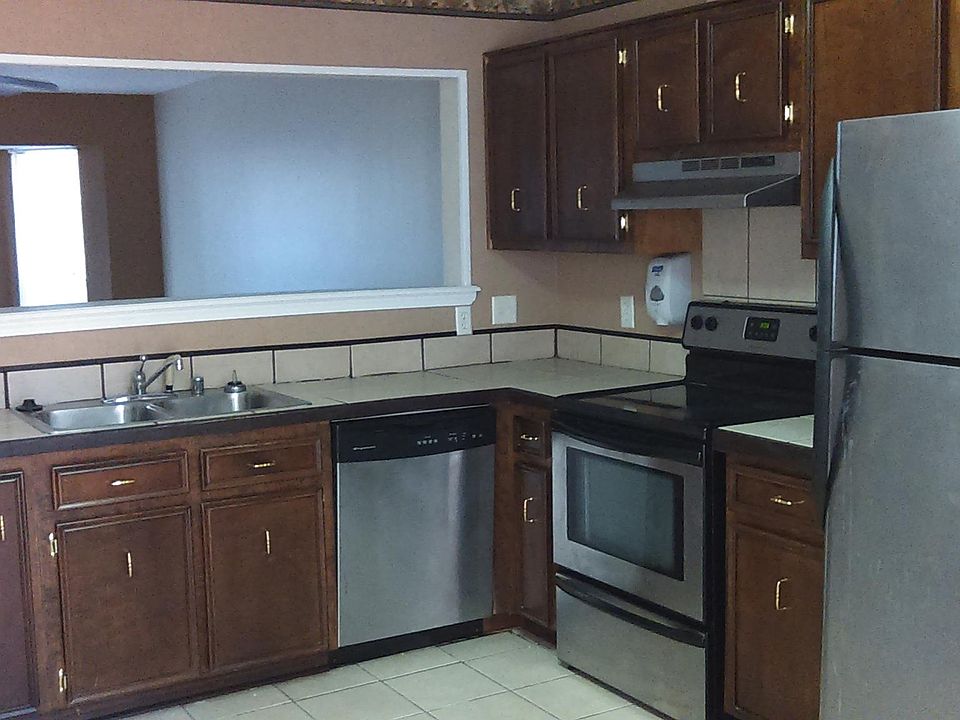 2nd image of 221 Apple Valley Dr