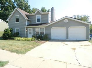 3619 Lakecrest Ct, Lawrence, KS 66049